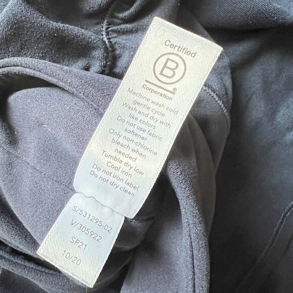 Athleta Elation 2-in-1 Capri Size 3X Navy Blue Skirt/Leggings Combo - Picture 6 of 9